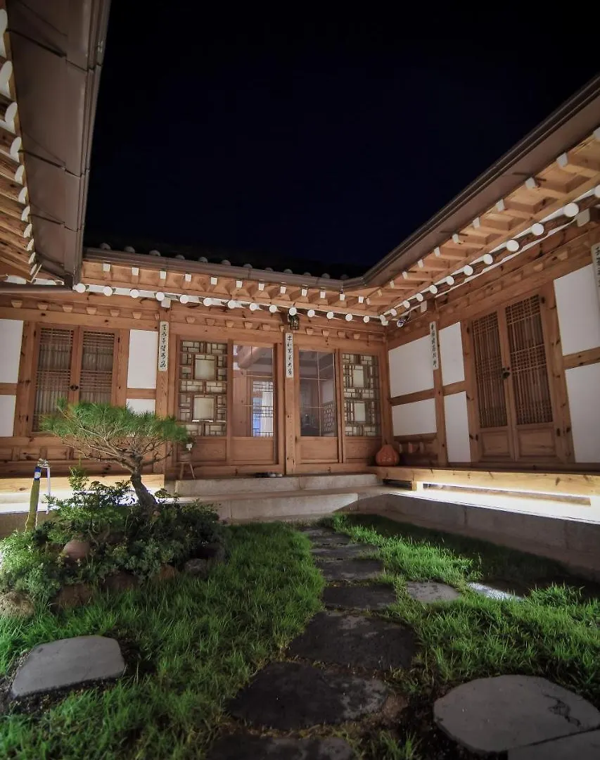 Cheong Yeon Jae Hanok Hotel Seoul